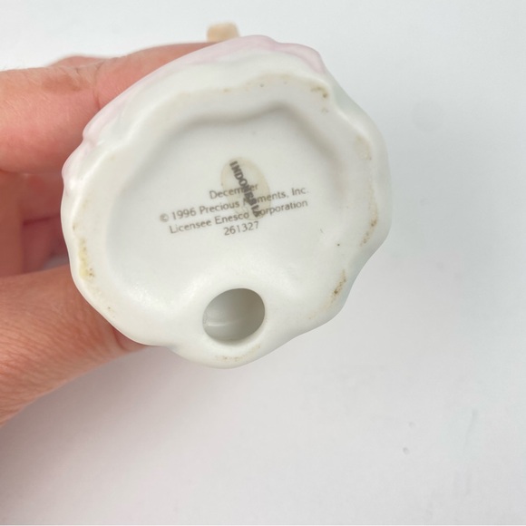 Precious Moments December (Birthstone Angels) Vintage 1996 - Picture 6 of 7